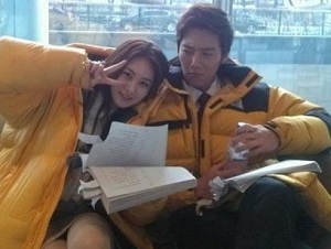 Choi Jin Hyuk with his girlfriend