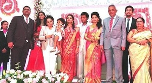 Meera Jasmine with her family