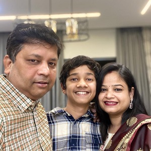 Vedant Sinha with his parents