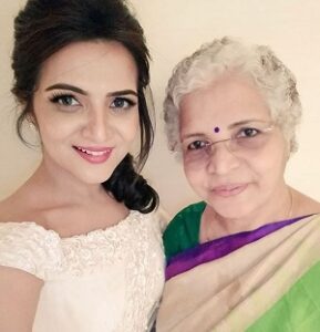 Divyadarshini with her mother