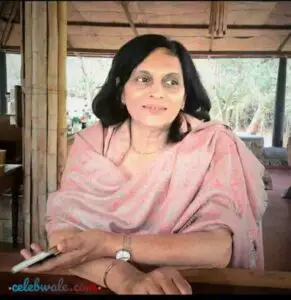 Nidhi Subbaiah's mother