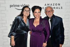 Alex Borstein with her parents