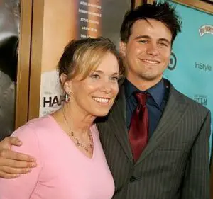 Jason Ritter with his mother